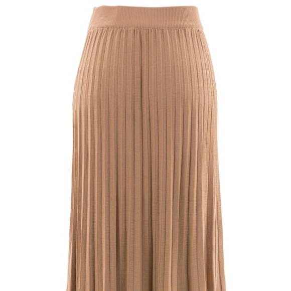 PLEATED KNIT MIDI LENGTH SKIRTS - Picture 2 of 3